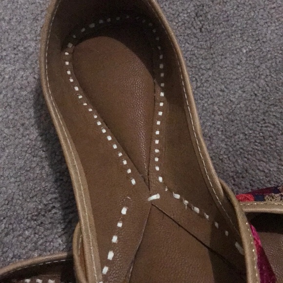 Shoes - Picture 3 of 4